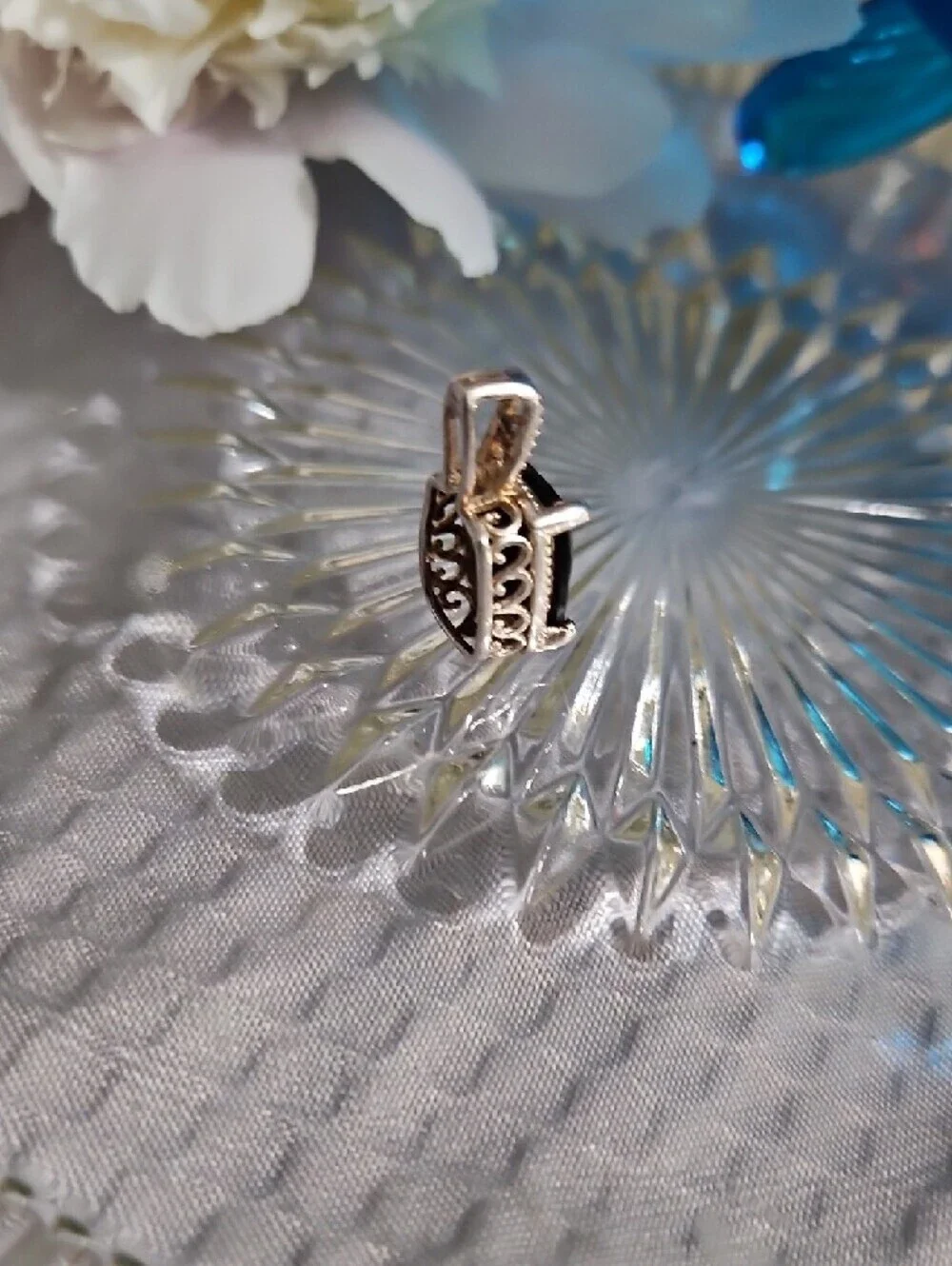 D'Joy 925 Sterling Silver Black Onyx Emerald Cut Pointed Bezel Filigree Pendant
